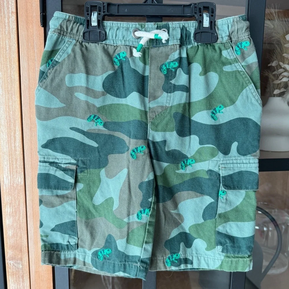 Mini Boden embroidered camo shorts iguanas chameleons boys cargo